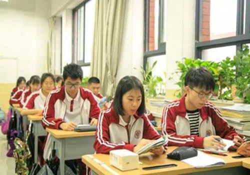 2025劳动节手抄报的文字内容-五一劳动节手抄报内容写什么【2篇】 白话文_语文