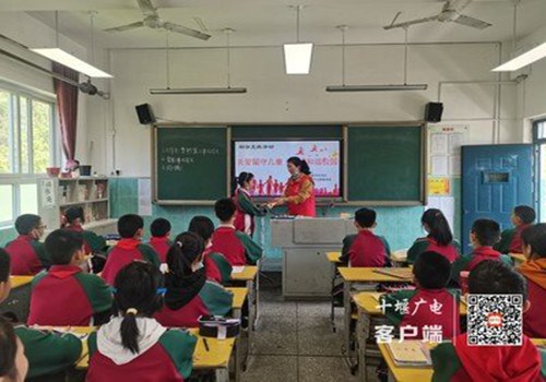 《 丝绸之路》教学设计【优秀17篇】 白话文_教学教案_小学教案_五年级教案