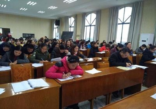 幼儿园教师培训总结 白话文_工作文档_总结报告_工作总结