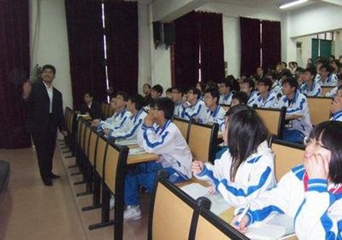 清明作文400字【优秀10篇】 白话文_语文作文_节日作文_清明节作文