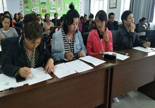 浅谈如何利用音乐游戏提升幼儿同伴交往能力